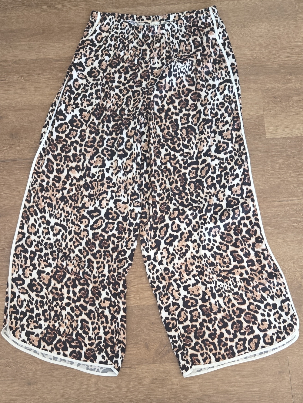 aerie Womens Leopard Print Pajama Bottoms in Brown and White L